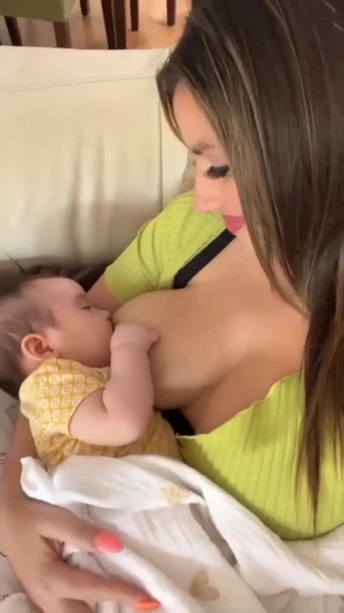 Breastfeeding 2024 06 17 15 17 54 (26)