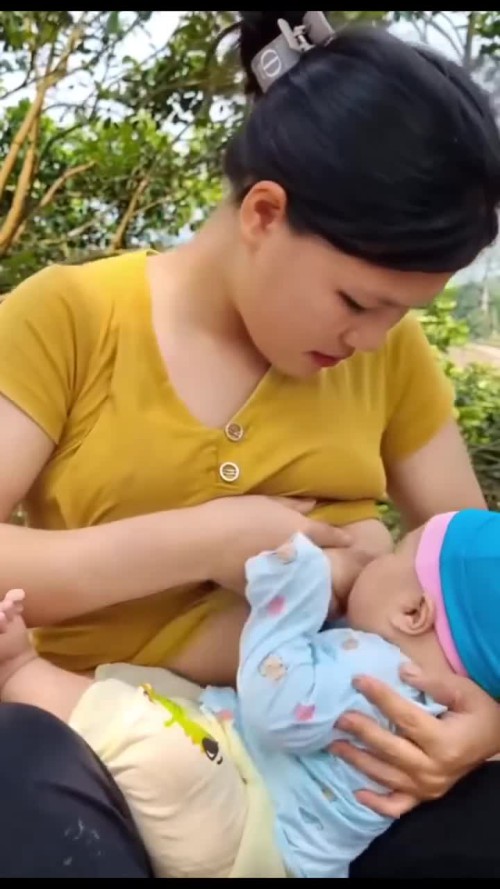 Breastfeeding (5)